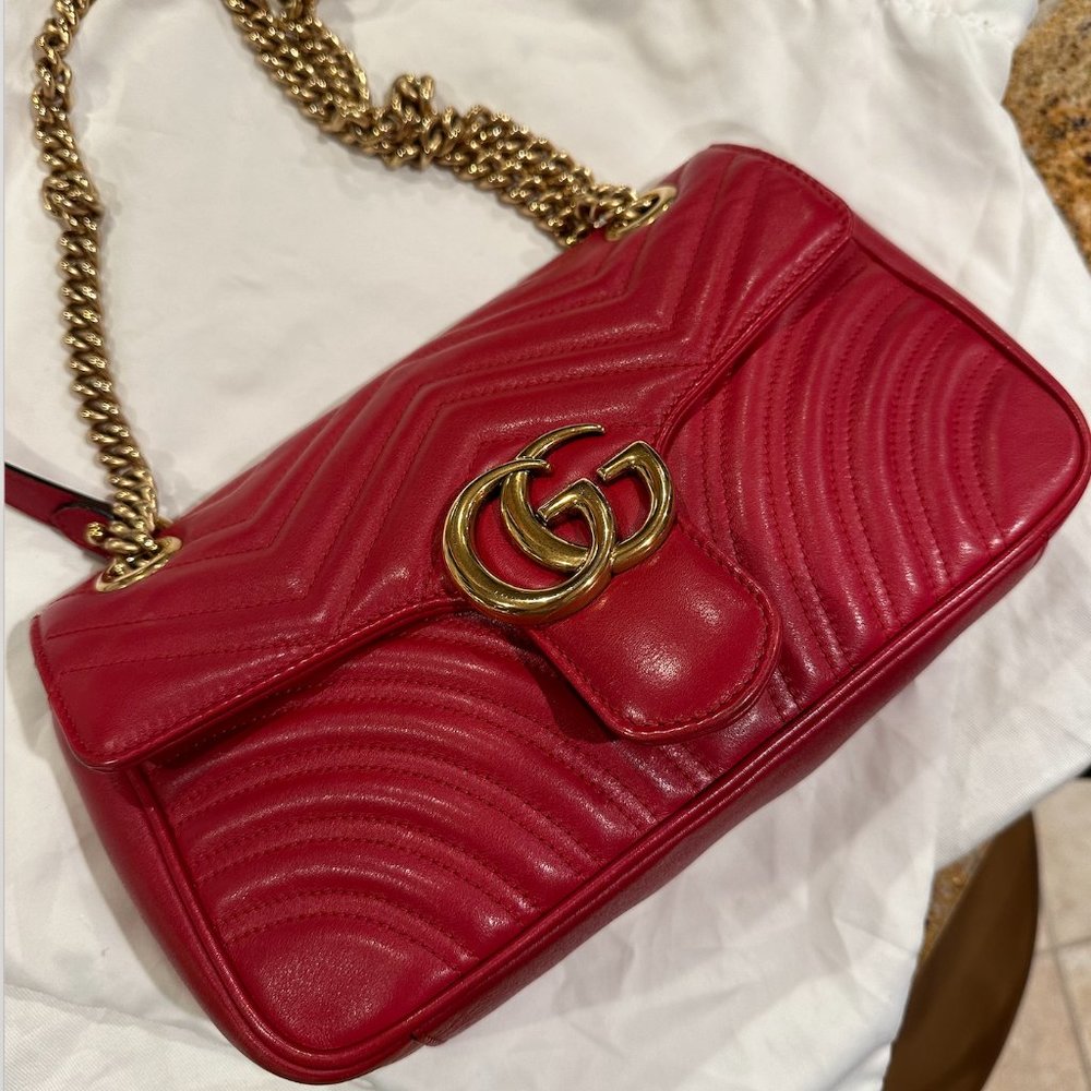 - GG MARMONT SMALL SHOULDER BAG